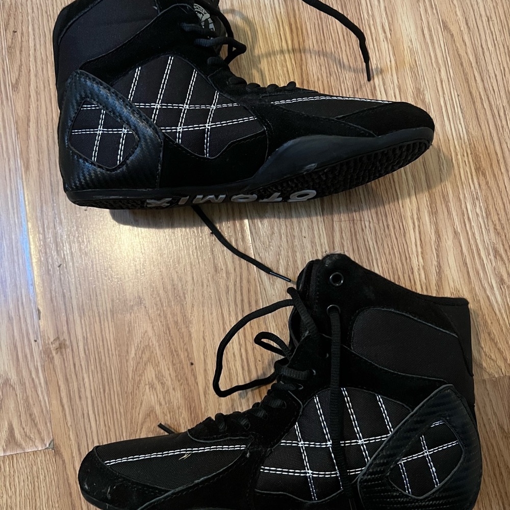 Otomix mens size 9
